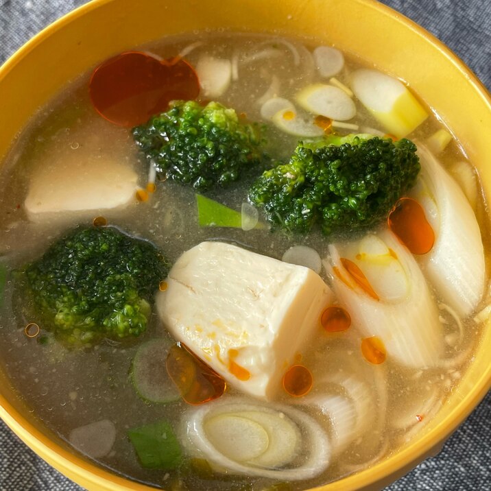 栄養満点♪ブロッコリーと豆腐のピリ辛スープ♪